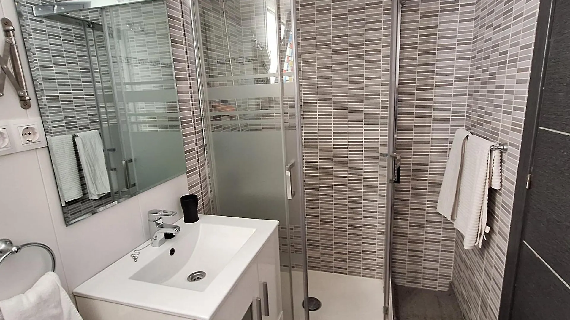 The 2 Bed-Roof Terrace-Apartment Malaga